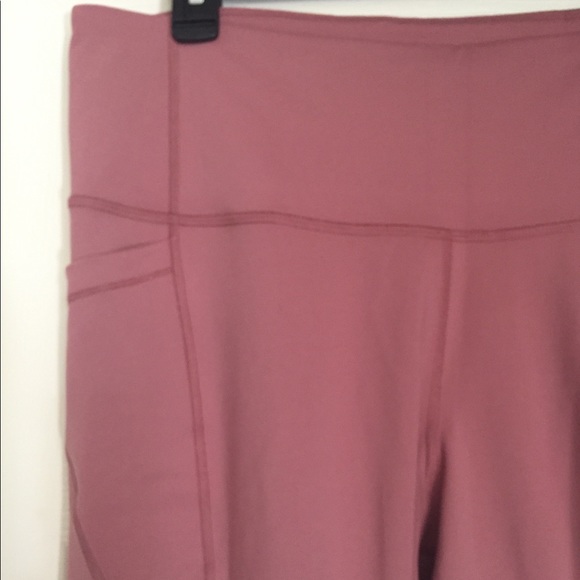 NWT Old Navy go dry crop leggings - Picture 11 of 12
